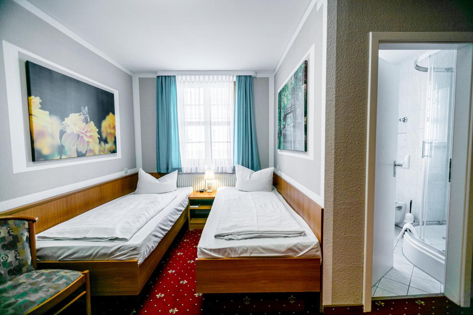 Hotel Zum Goldenen Loewen Peitz Exterior photo