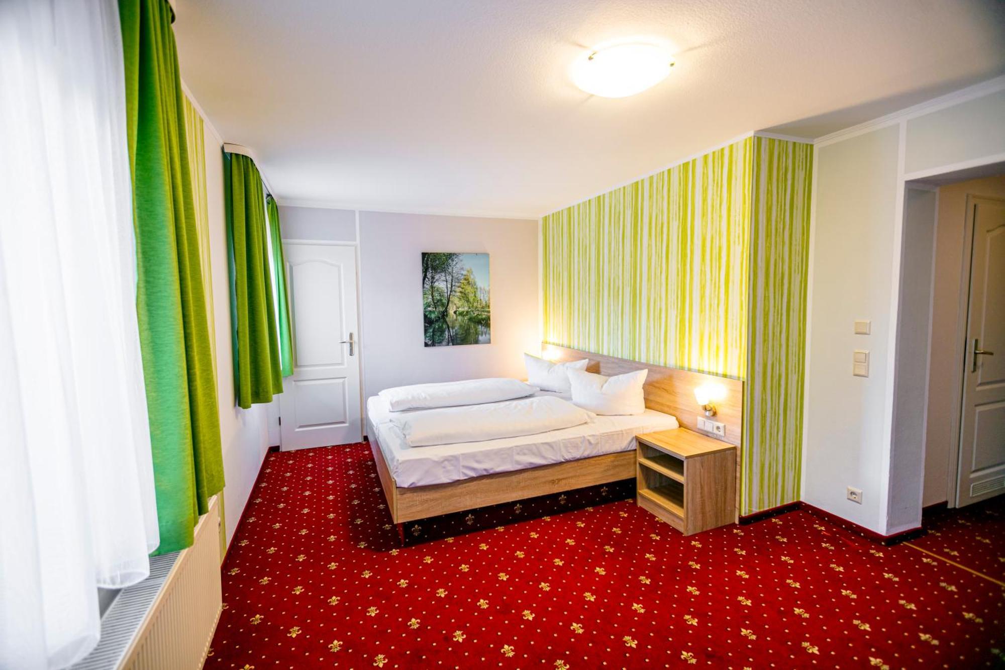 Hotel Zum Goldenen Loewen Peitz Exterior photo